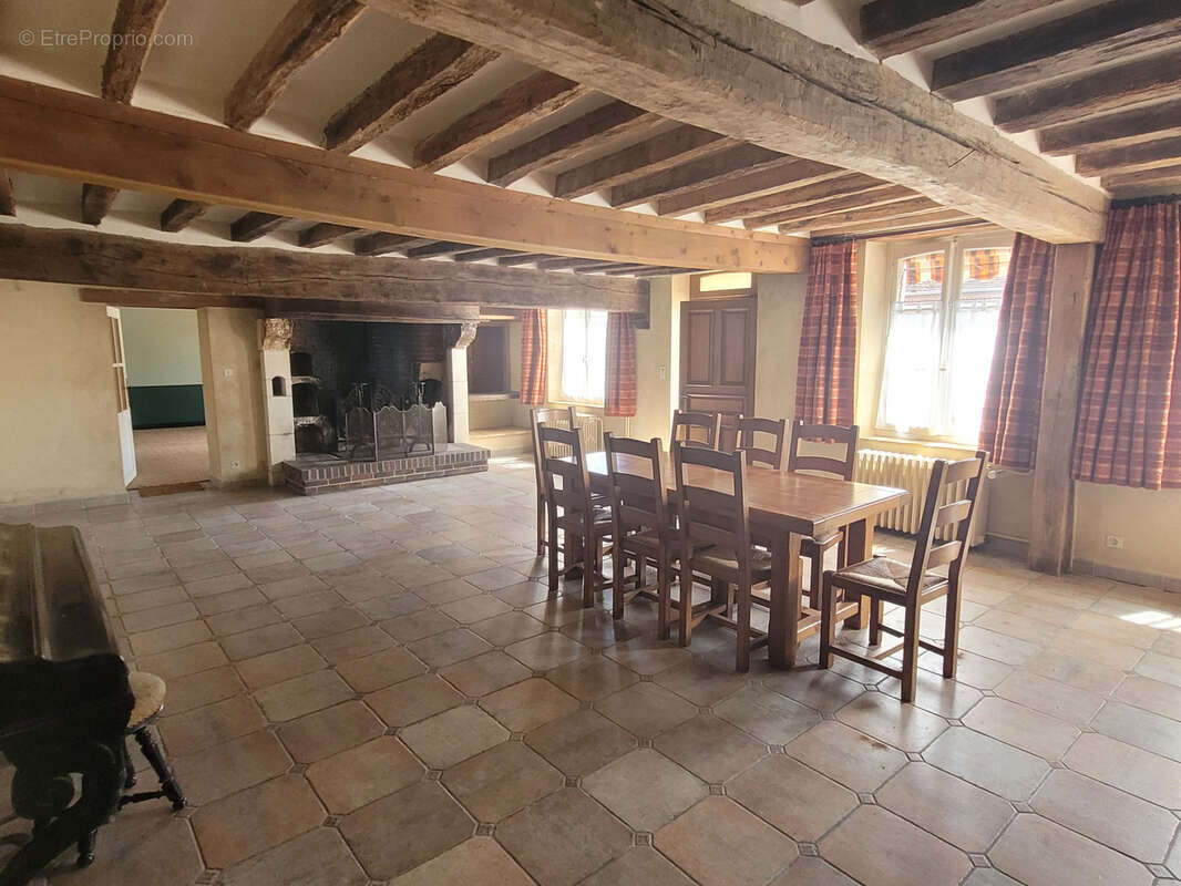 Maison à LA CROIX-DU-PERCHE