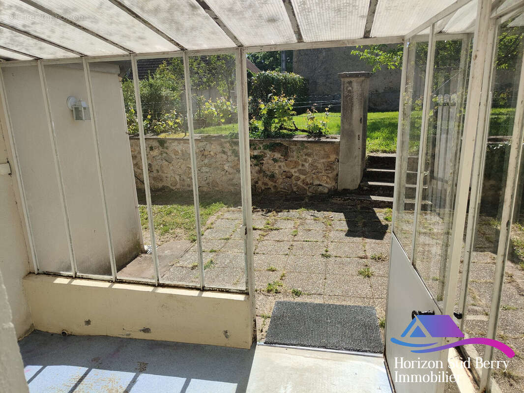 Véranda - Maison à BRIANTES