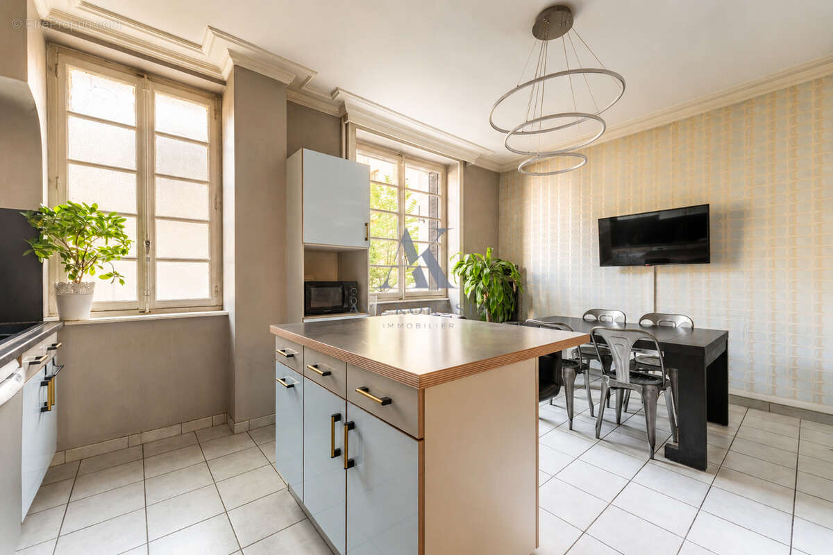 Lyon 6ᵉ   Appartement de caractère 105 m2 avec charme ancien - photo 3