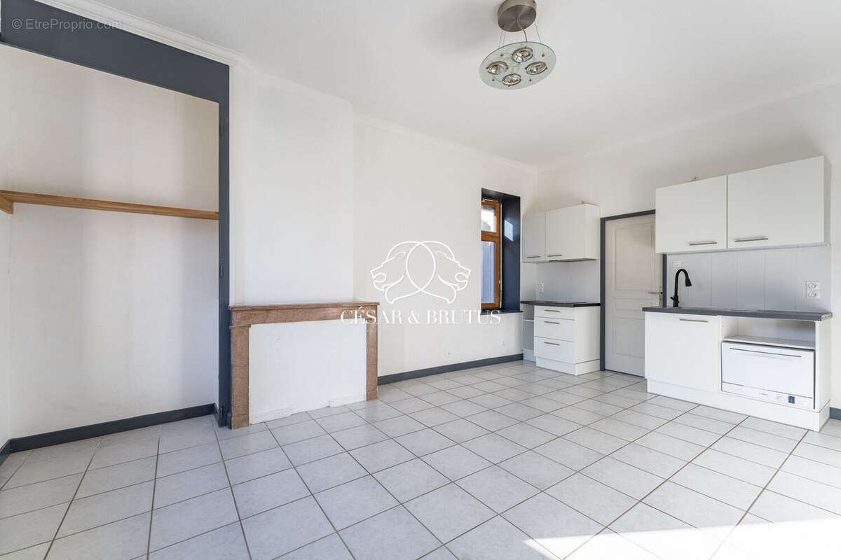 Appartement à NEUVILLE-SUR-SAONE