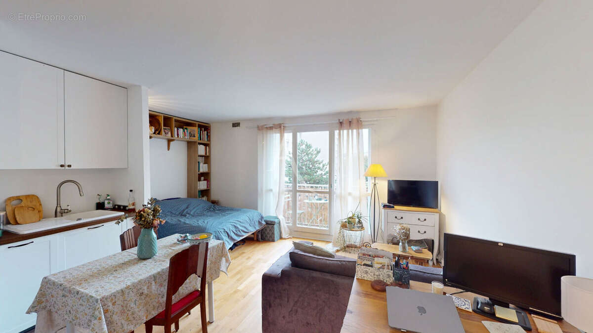 Appartement à CHARENTON-LE-PONT