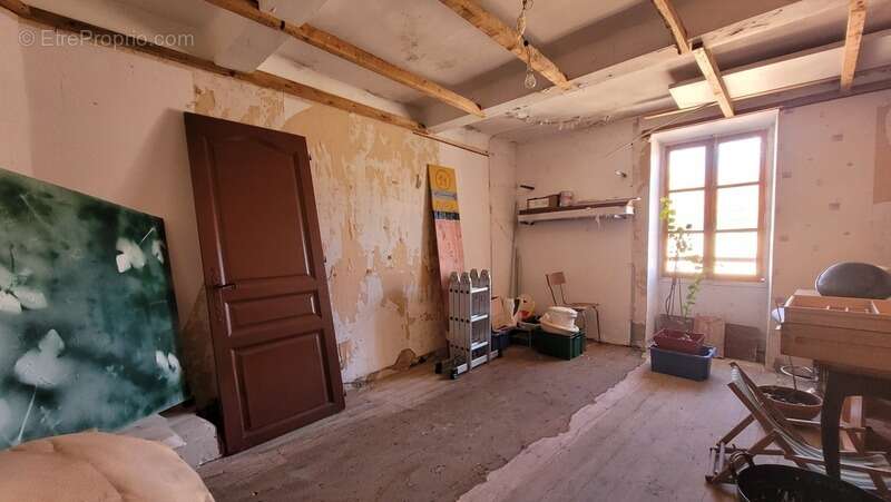 Authentique maison de village de 3 pièces avec cave voûtée et chambre à rénover_SIGONCE (04) - photo 21