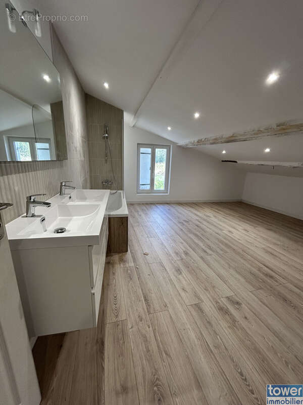 Maison à SAMONAC