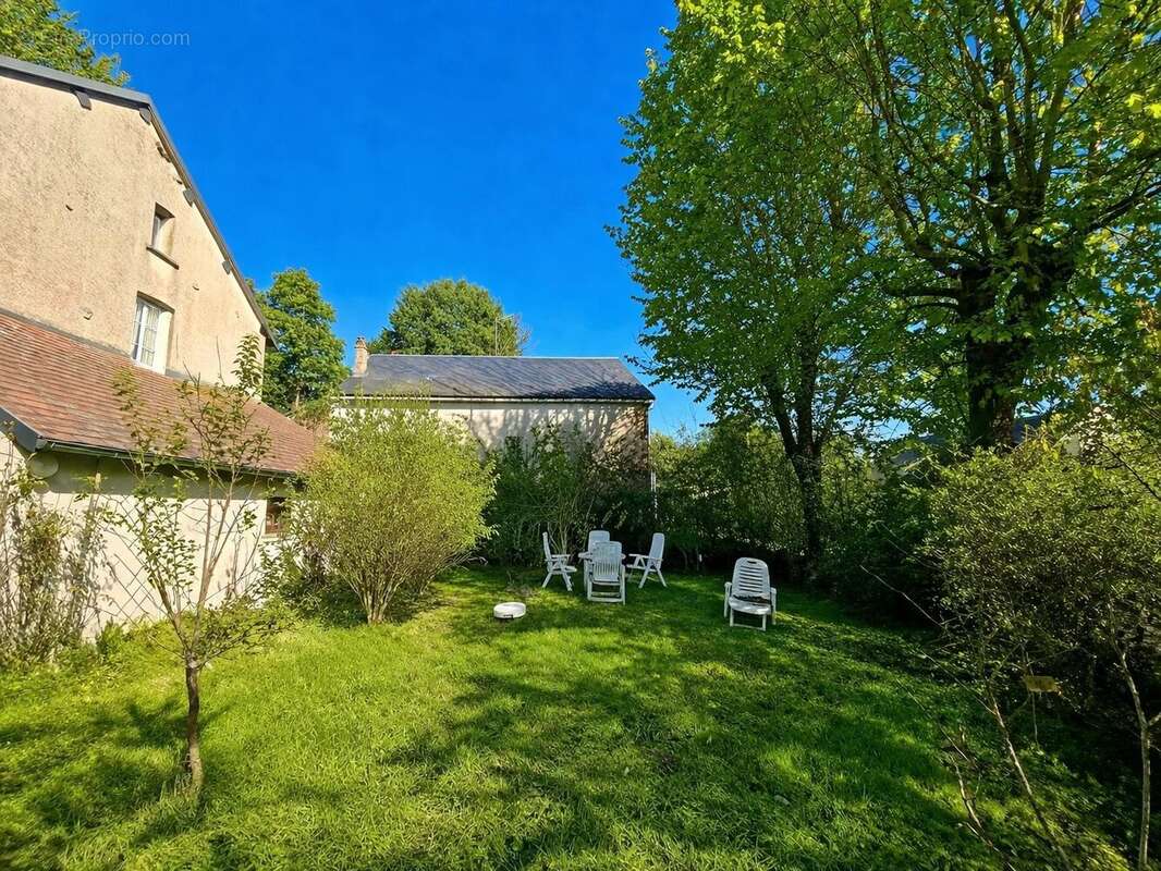 Maison à DUN-LES-PLACES