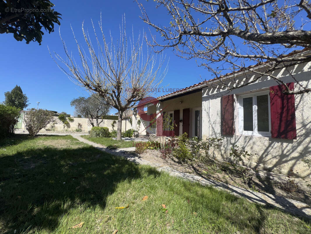 Maison à L'ISLE-SUR-LA-SORGUE
