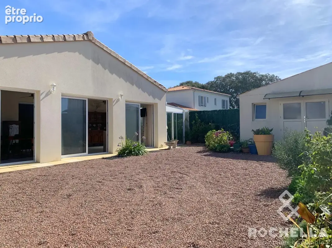 Photo Maison à Port-Des-Barques au prix de 275 000€