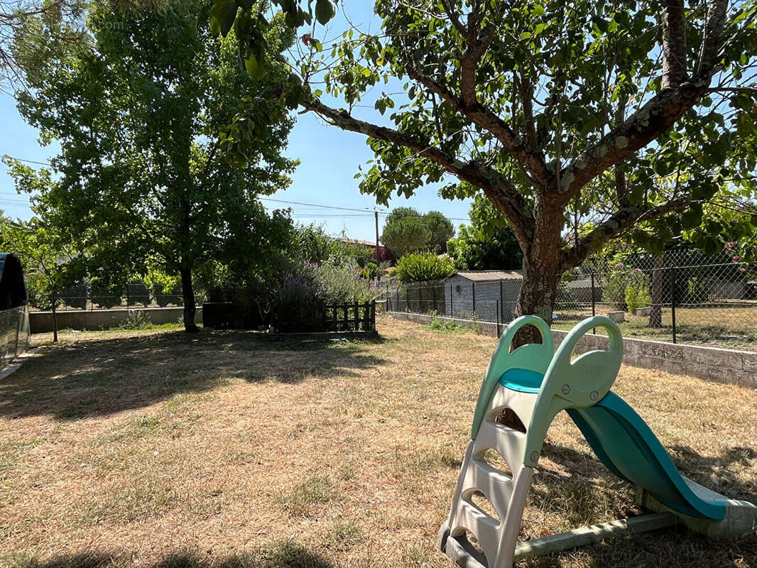 Maison de plain-pied - 6 pièces - 170 m² - Champmillon - photo 11