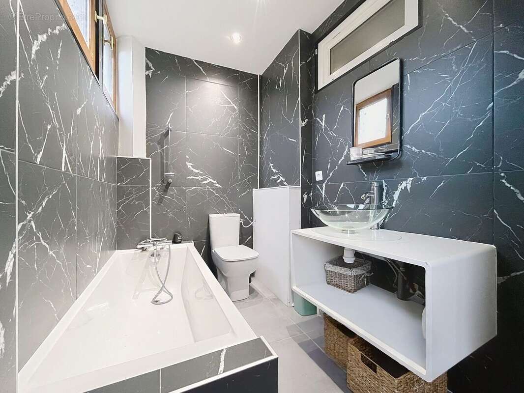 Appartement à FONTAINE