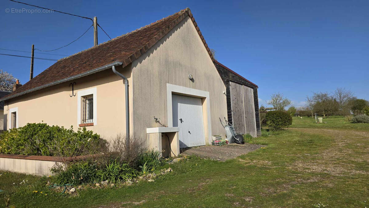Maison à BESSE-SUR-BRAYE