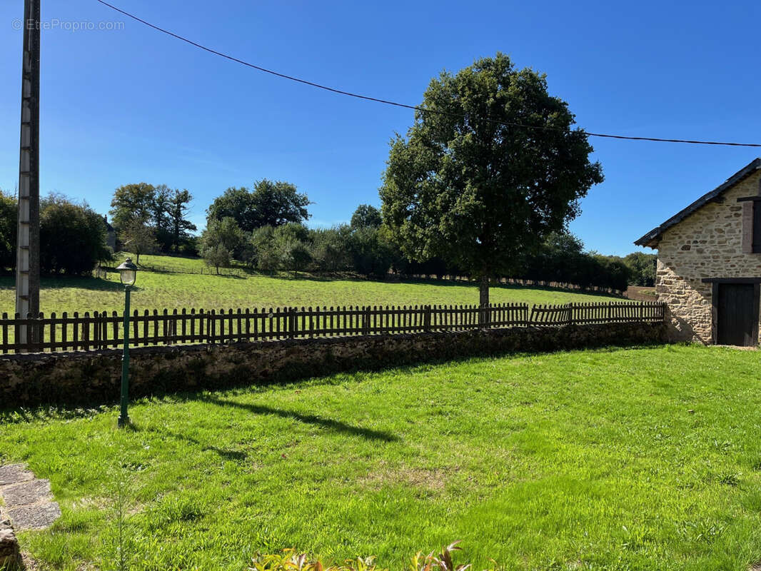Maison à LA CROISILLE-SUR-BRIANCE
