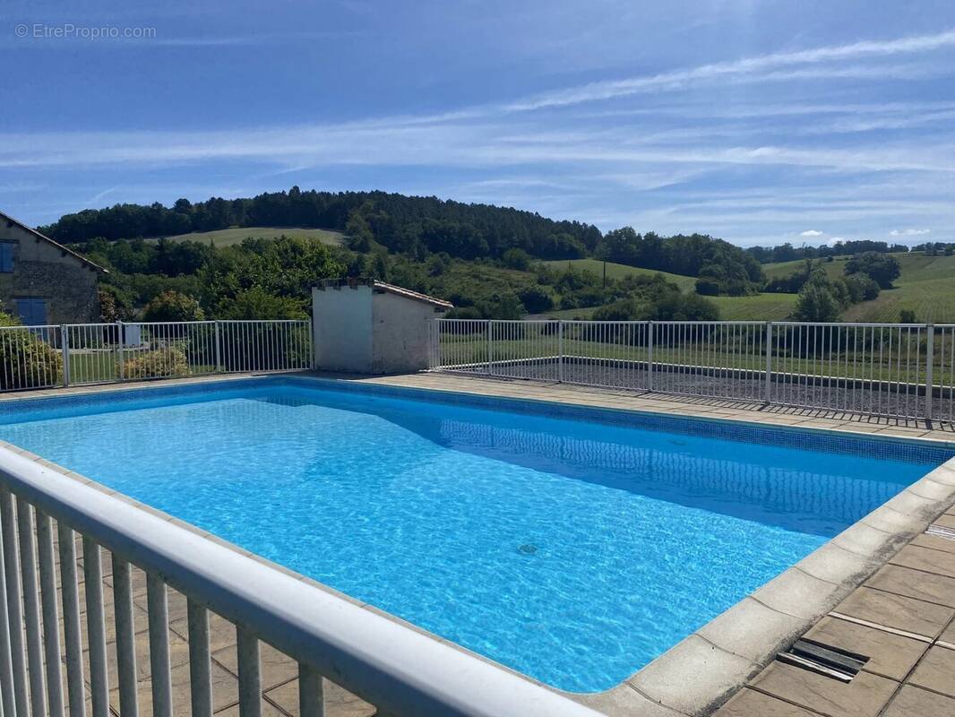 Maison à MONTIGNAC-LE-COQ