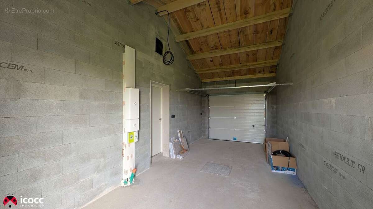 Maison 92 m² à Les Magnils-Reigniers  - photo 7