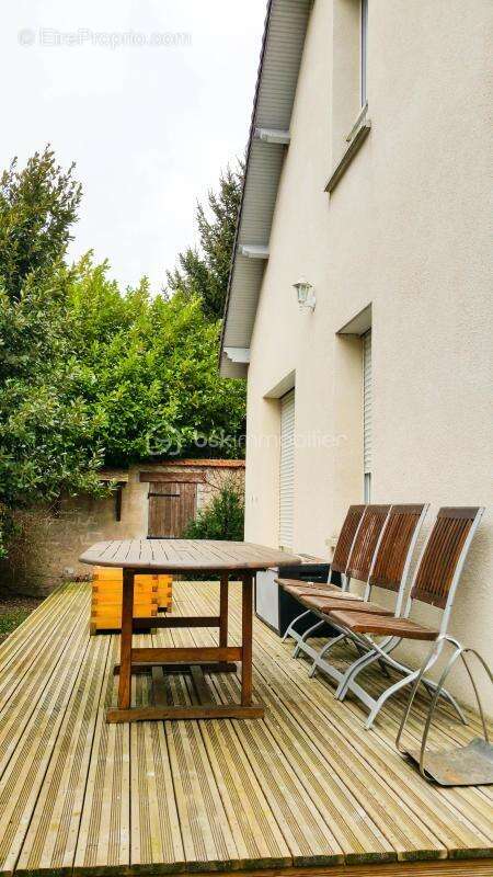 Maison à PONT-SUR-YONNE