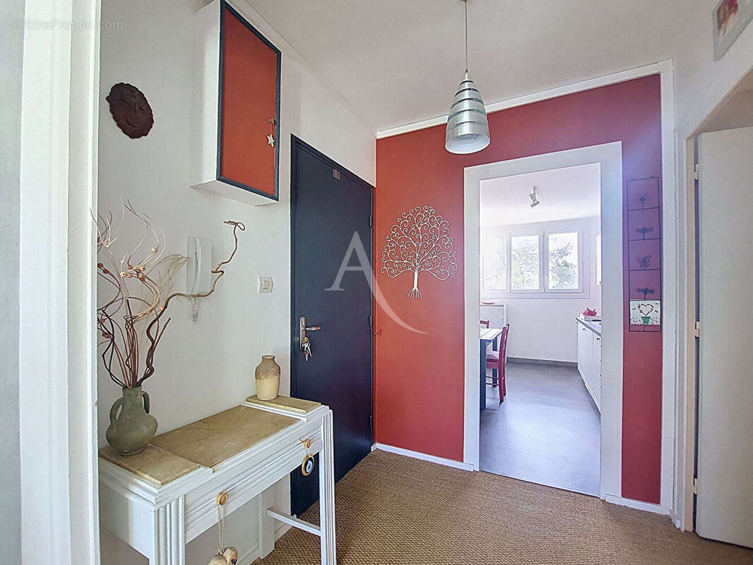 Appartement T3 avec balcon - Cholet - photo 3