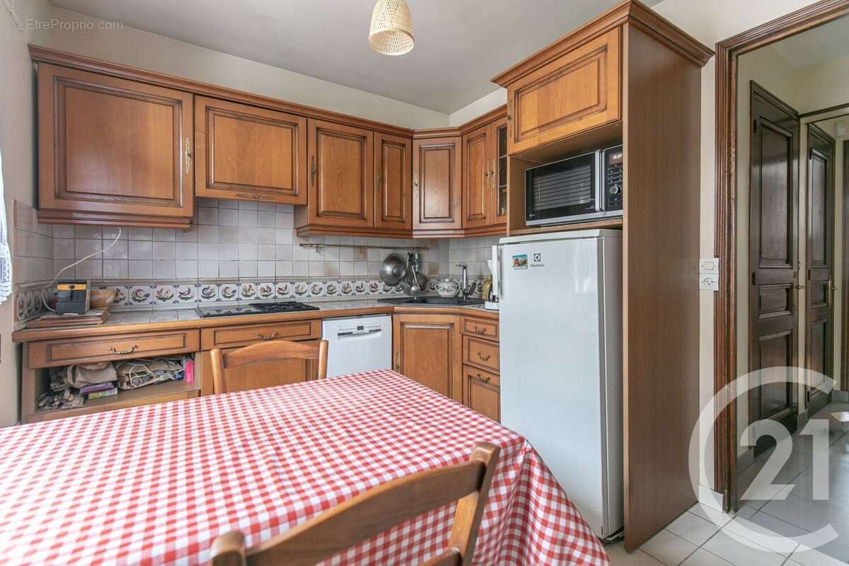 Maison à SAINT-MAUR-DES-FOSSES