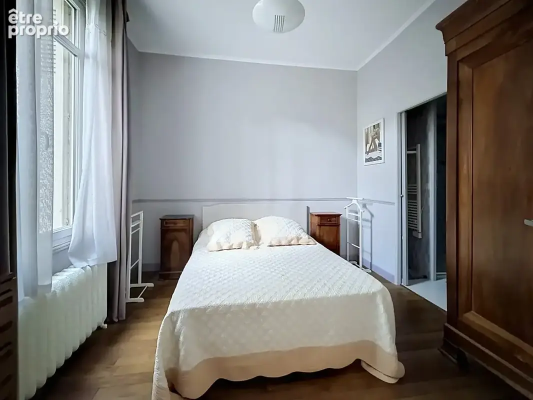Saint-cyr-sur-loire – cottage park – maison bourgeoise 1900, studio indépendant, 3 garages et plus de 1 000 m² de terrain - photo 6