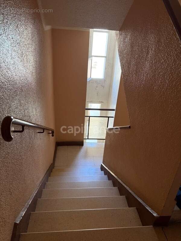Appartement à MARSEILLE-5E