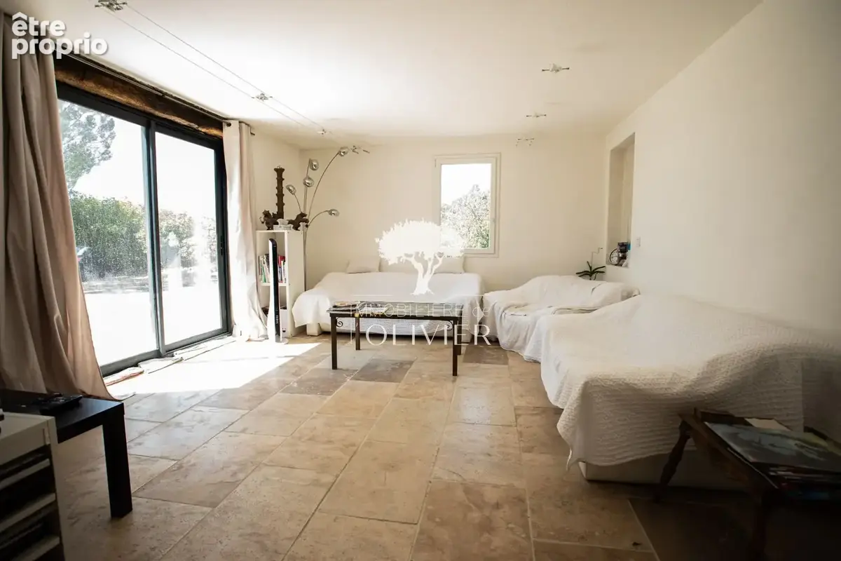 Maison 7 pièces 270 m² à vendre à Villars (84400) - photo 4
