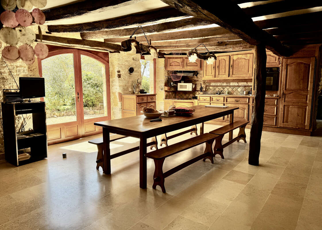 Maison à REILHAGUET