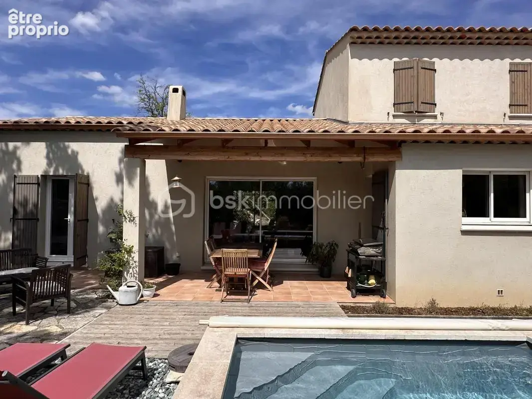 Maison récente – 3 chambres + bureau, terrain de 500 m² avec piscine - photo 2