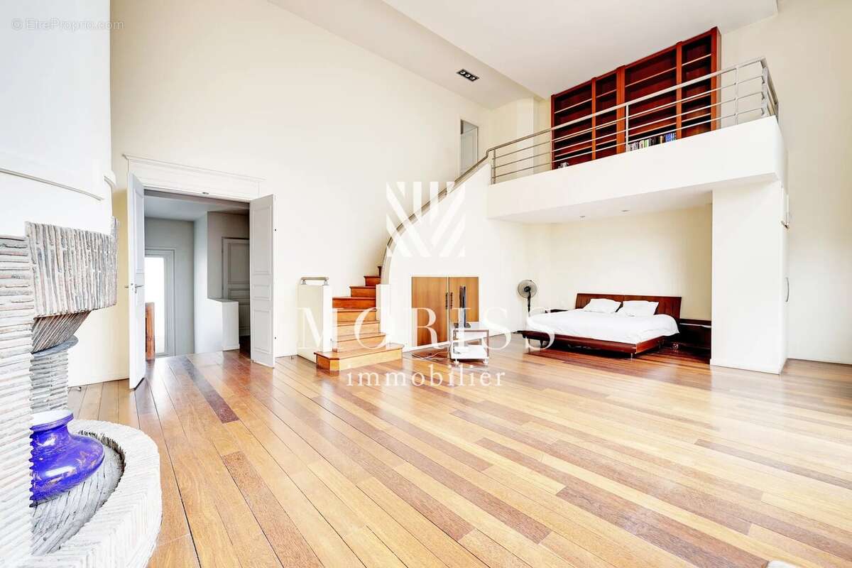 Appartement à PARIS-17E