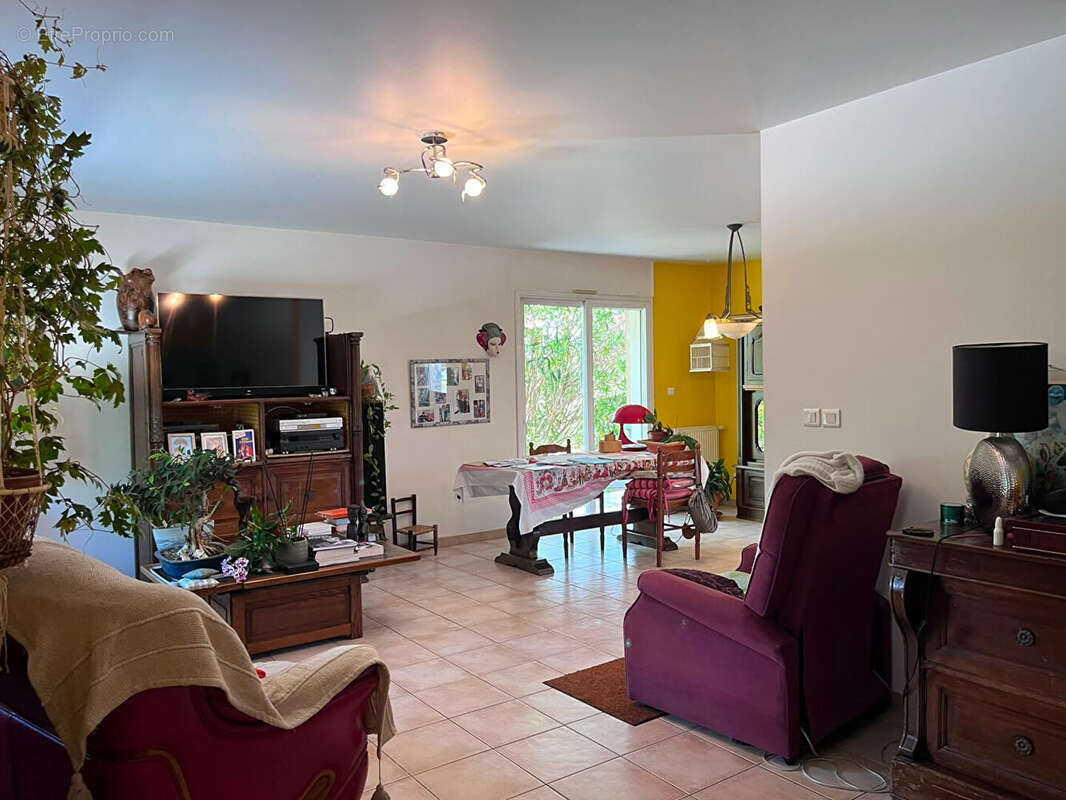 Maison de plain-pied à Lorp Sentaraille - photo 2