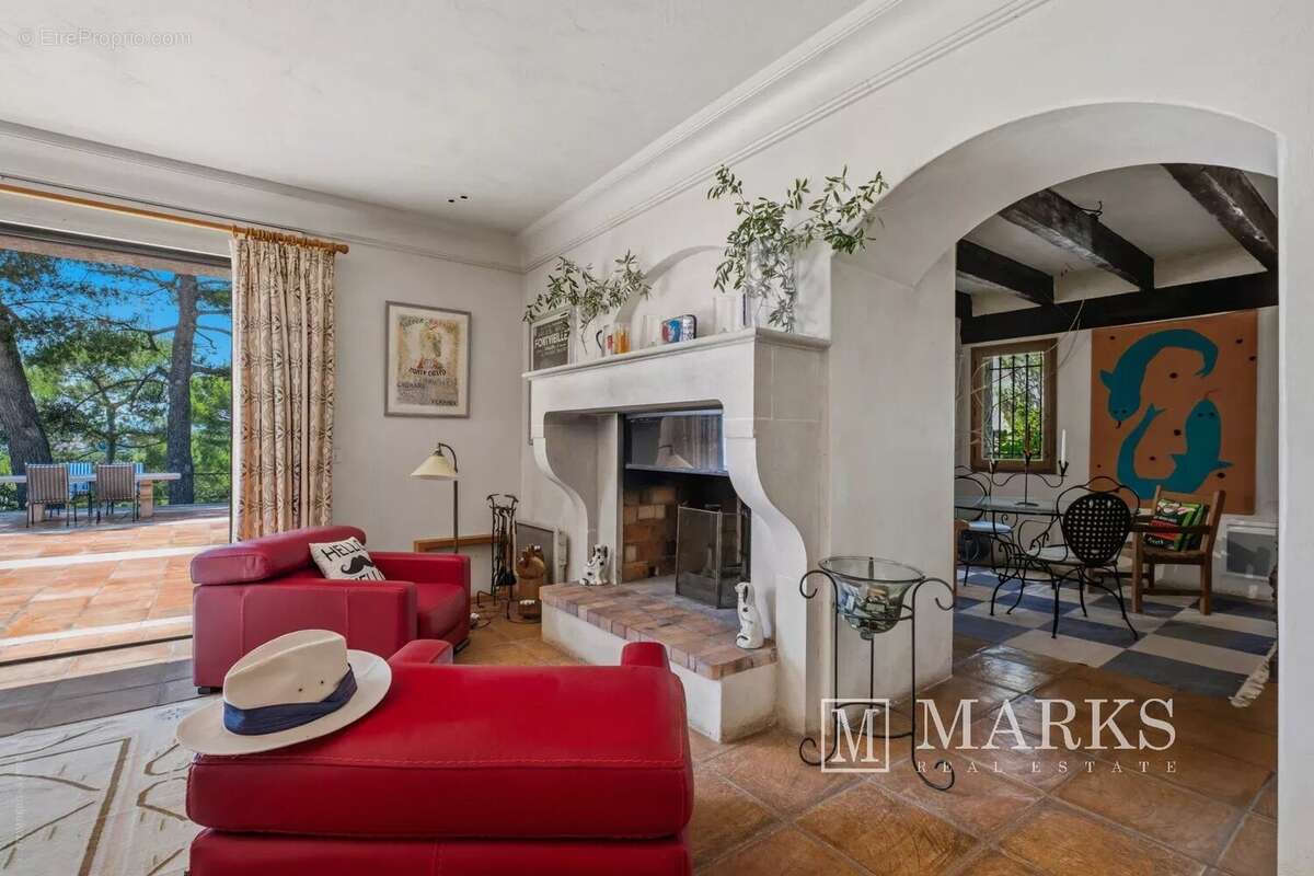 Maison à EZE