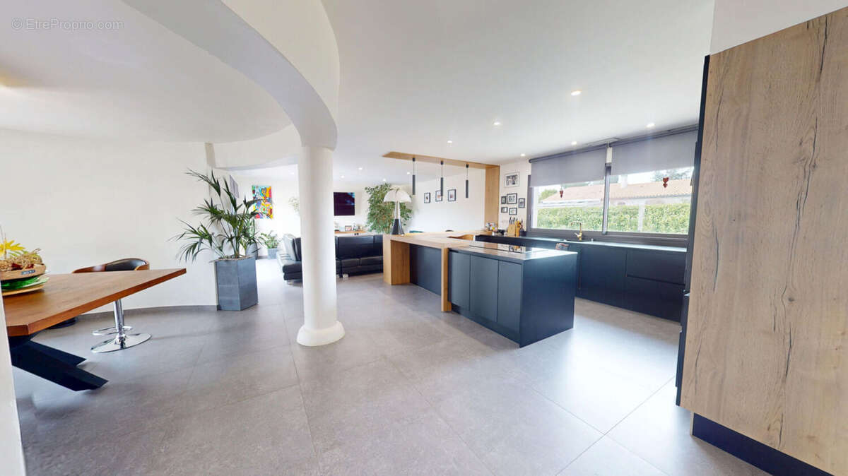 Villemoustaussou - Maison familiale avec piscine & studio indépendant ! - photo 3