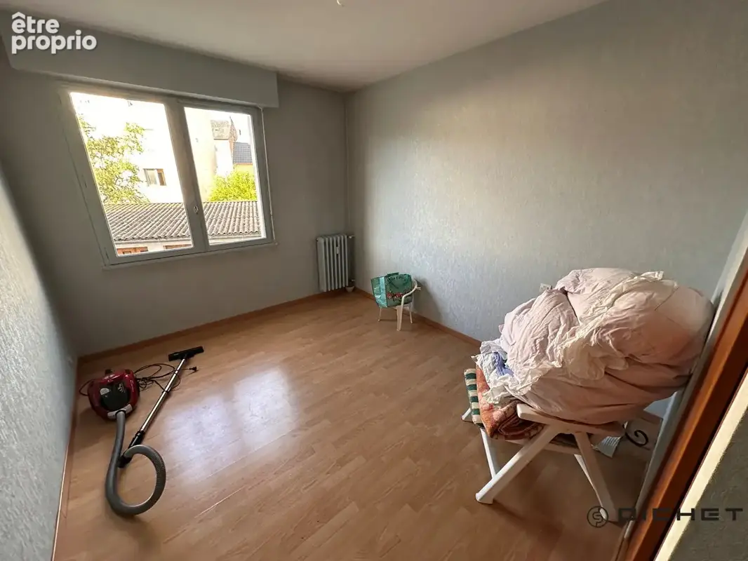 Appartement à rafraichir dans résidence recherchée / Garage et 2 balcons - photo 8