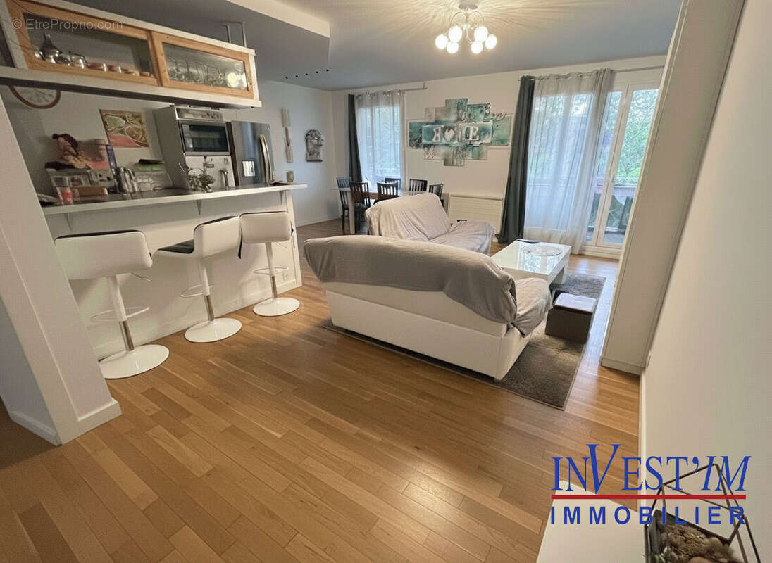 Appartement à SAINT-GENIS-LAVAL