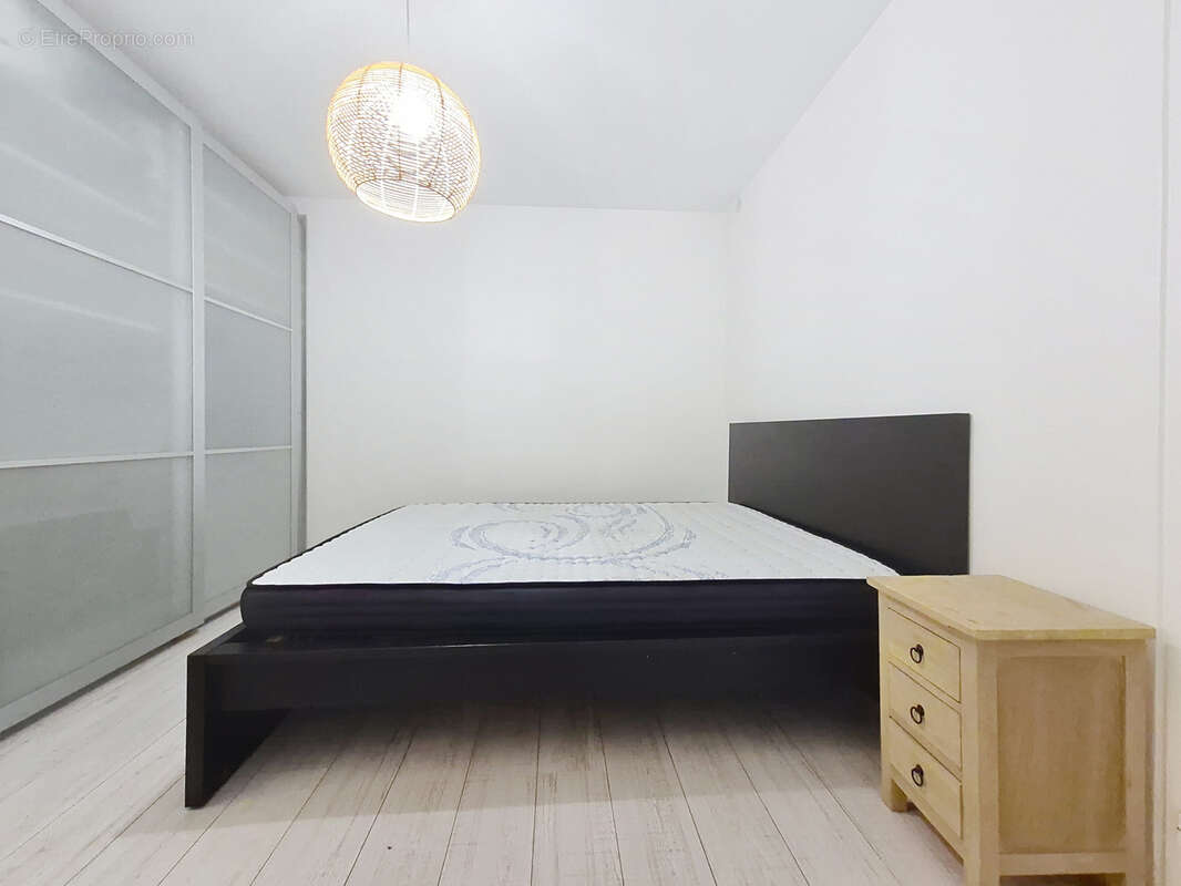 Appartement à PARIS-20E