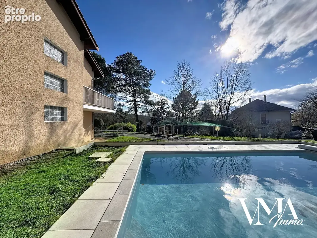 Maison de 197m2 sur une parcelle de terrain de 1156m2 avec piscine / Dardilly - photo 2