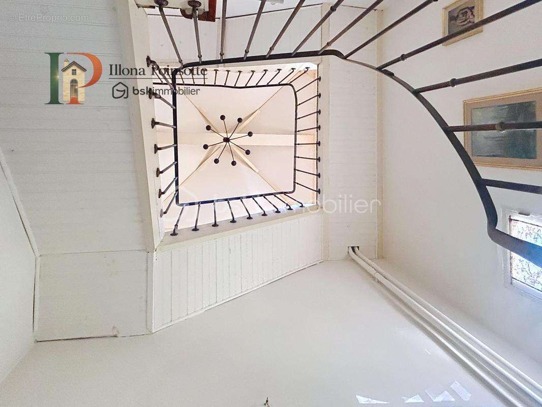 Maison à NOYERS
