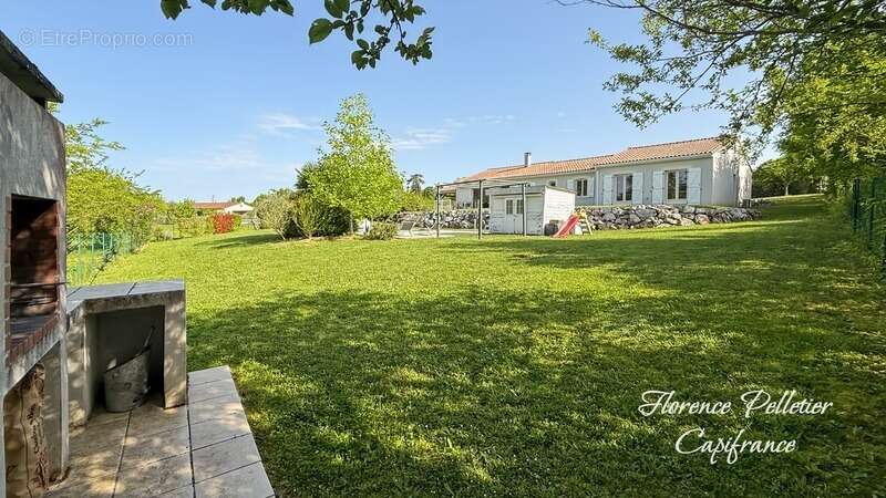 Villa moderne et familiale de plain-pied 6 pièces avec piscine proche de Cuq-Toulza (81) - photo 2