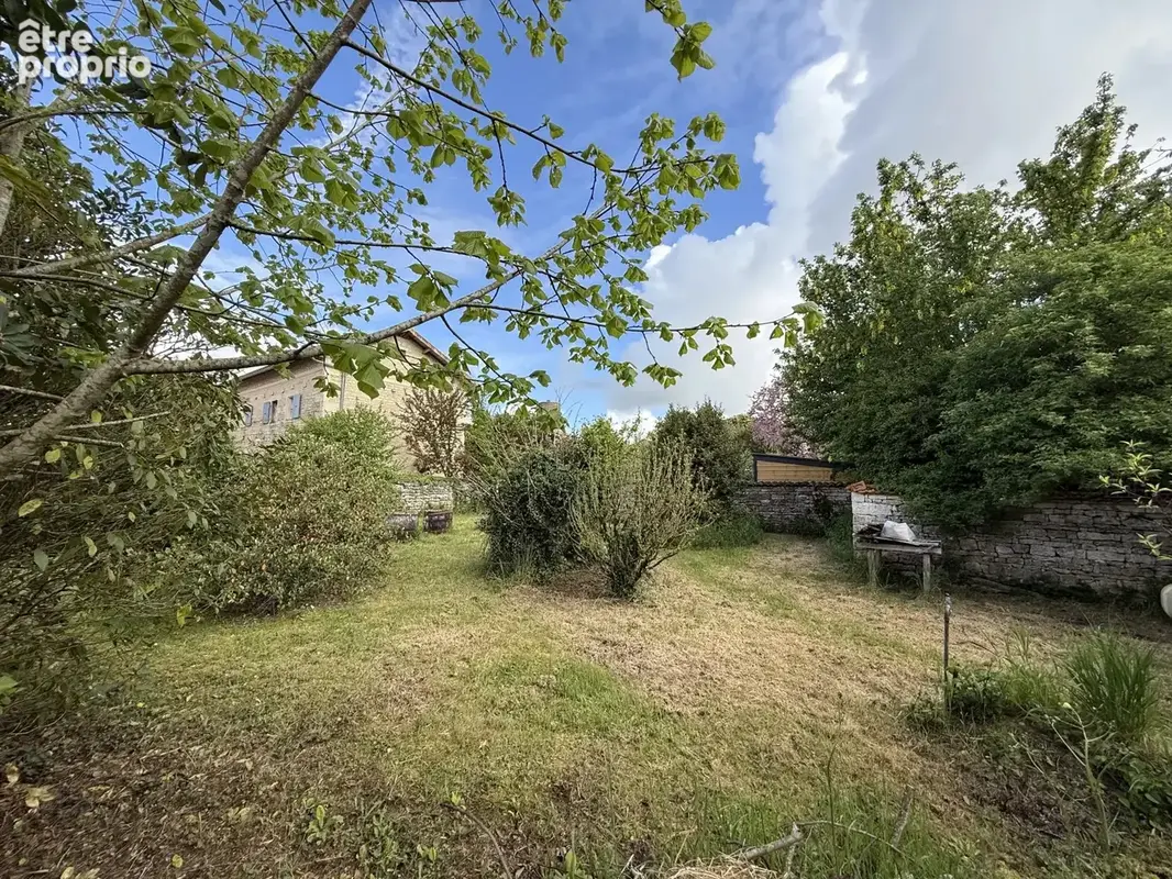 Spacieuse propriété en pierre de 4 chambres, au coeur d'un petit village proche de Ruffec - photo 21