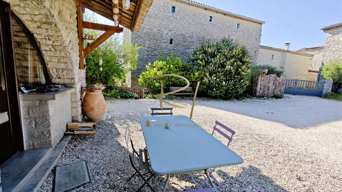 Maison à SAINT-ANDRE-DE-CRUZIERES