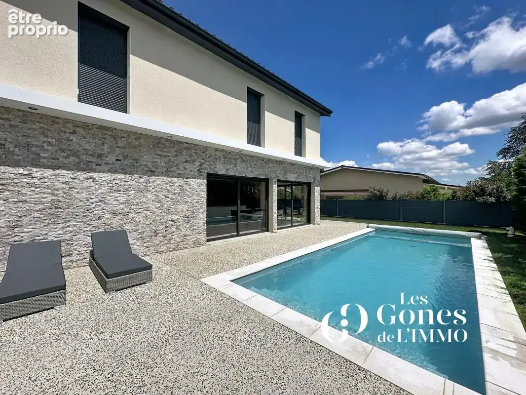 Villa  t5 - 180m2 - piscine - terrain 1490 m2- double  garag - photo 2