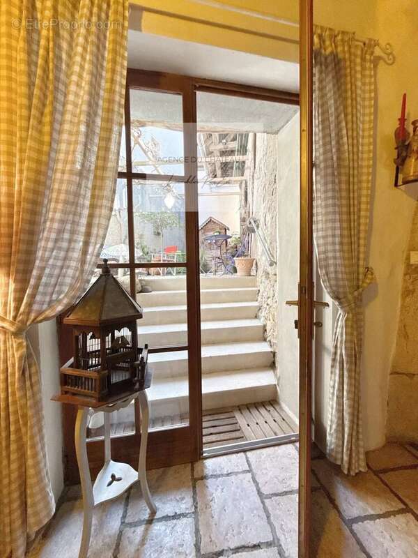 Maison à MENTHON-SAINT-BERNARD