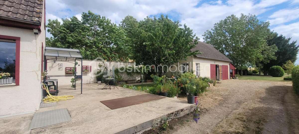 Maison 6 pieces / 4 chambres sur 3135 de terrain - photo 3