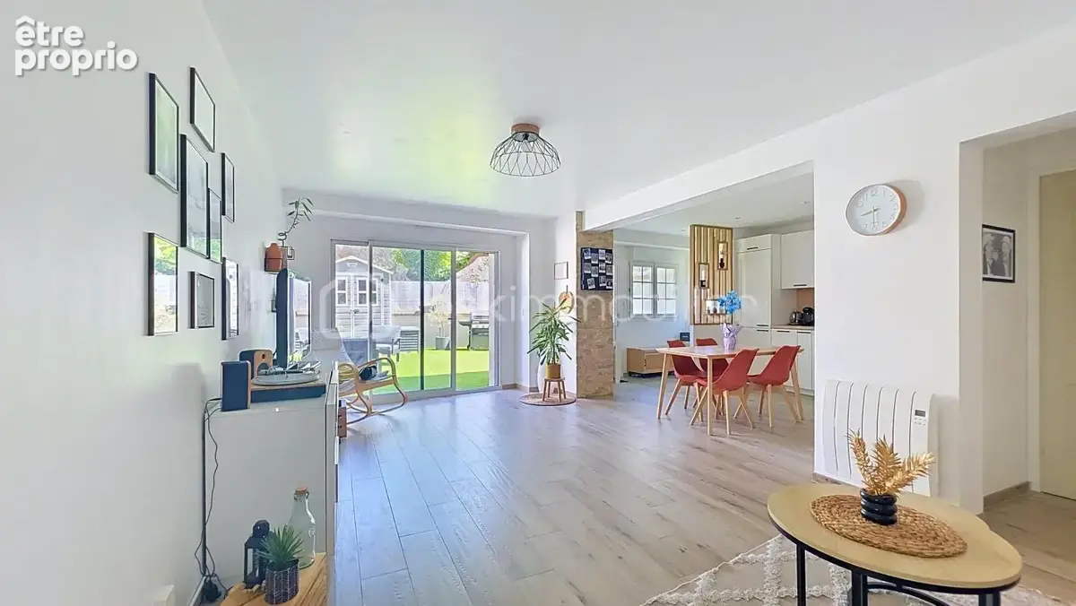 Charmante maison de ville entièrement rénovée avec une grande terrasse de 40 m² - photo 3