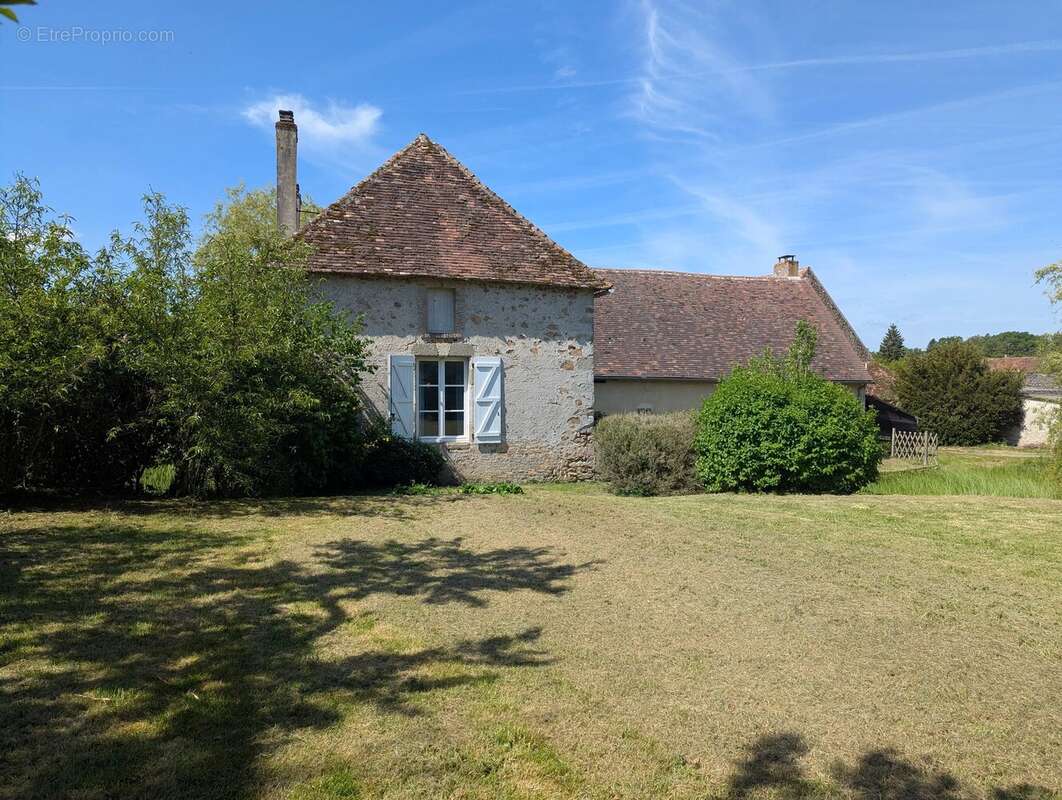 Maison à COULONGES