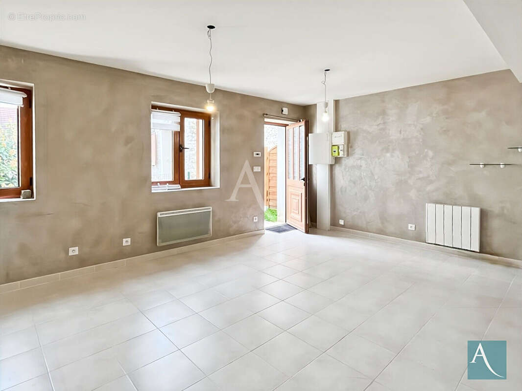 Appartement à BRIERES-LES-SCELLES