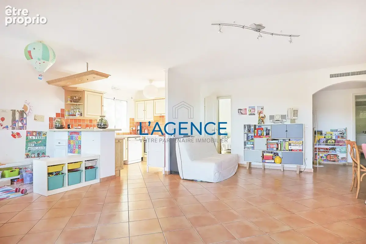 Appartement T4 de 95 m2 avec terrasse de 42 m2 dans résidence de standing fermée et verdoyante - photo 6