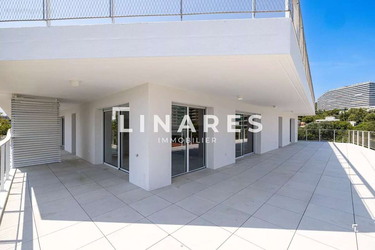 LE SKYINE - Appartement T4 de 160m² - Rooftop - Terrasses panoramiques - 13008 - photo 21