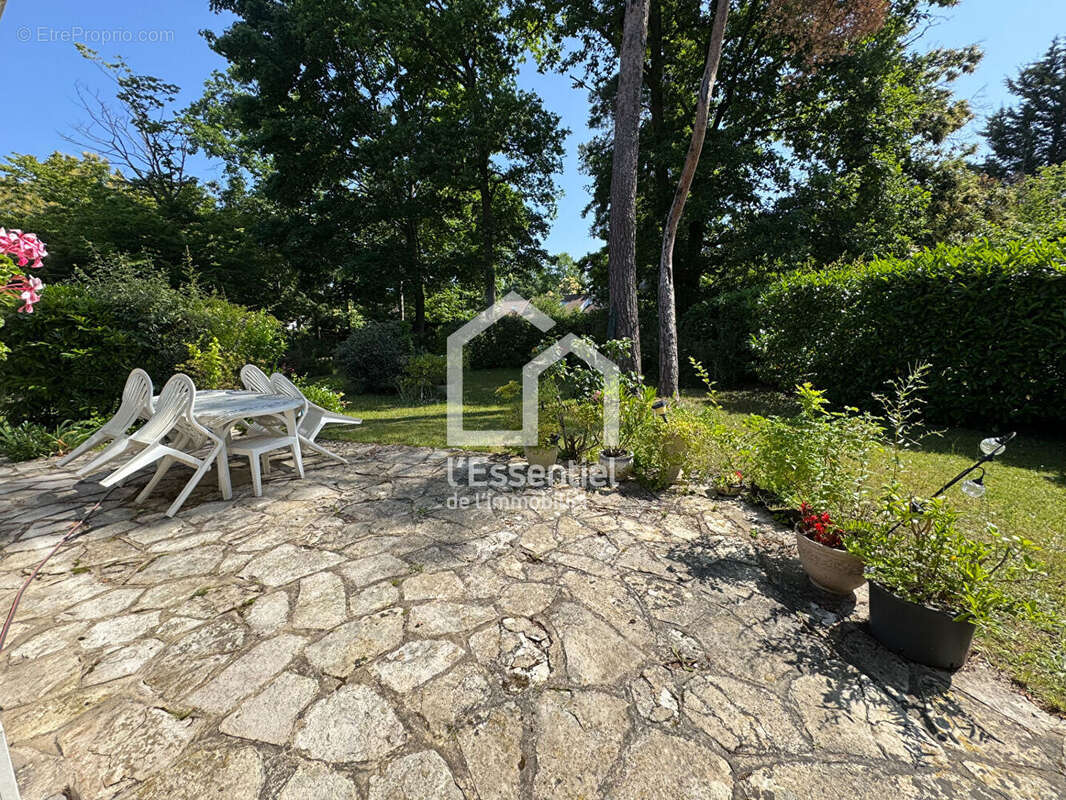 Maison à VERNEUIL-SUR-SEINE