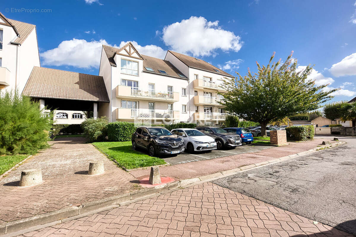 Appartement à PONTAULT-COMBAULT