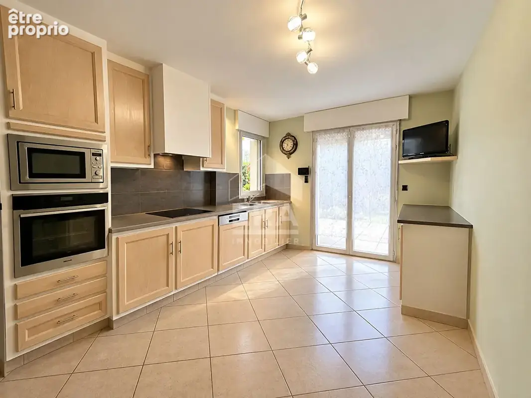 Ensemble immobilier avec deux maisons et grange - Val de Livre (Tauxières-Mutry) - photo 5