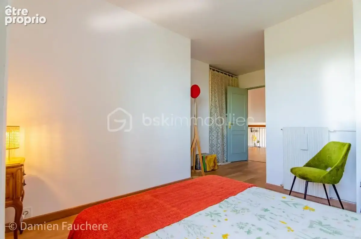 Vitry plateau – limite villejuif / superbe triplex 128 m² - 5 chambres – 2 balcons – parking – cave - dpe c ! - photo 12