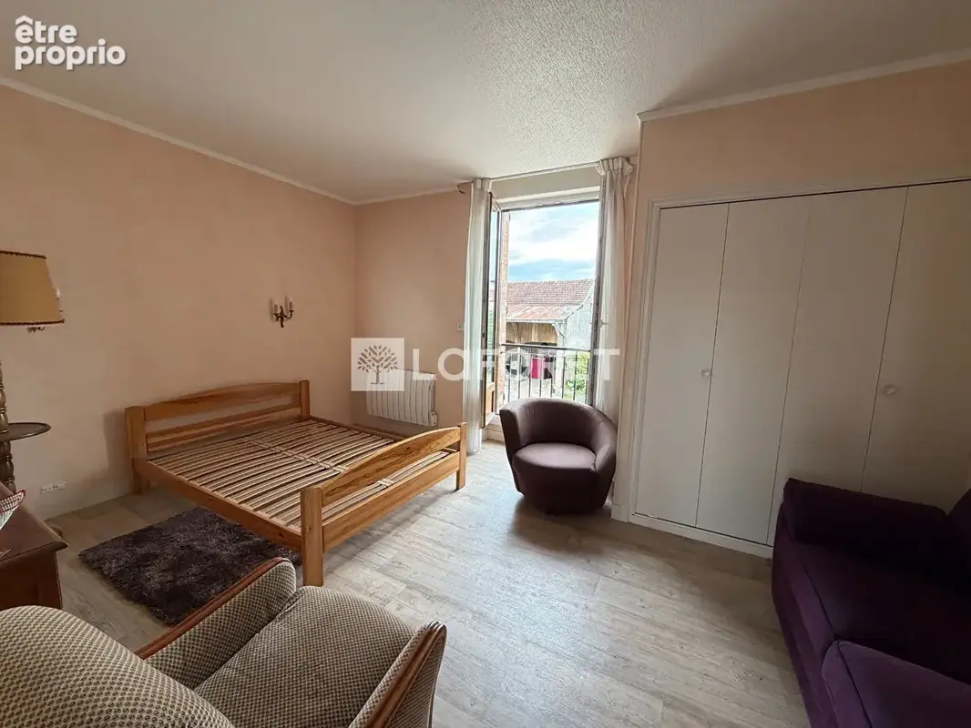 Corps de ferme à Vraux ? Maison familiale avec dépendances - photo 10