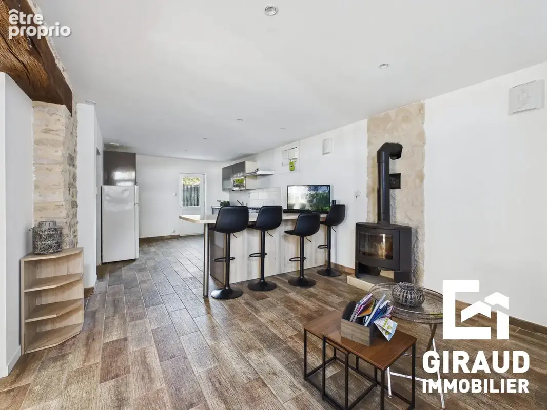 Maison 11 pièces 280 m² à vendre à Saint-Martin-Des-Fontaines (85570) - photo 3